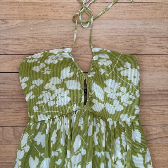 Abercrombie & Fitch Medium Green Floral Pleated Halter Maxi Dress - Picture 2 of 6